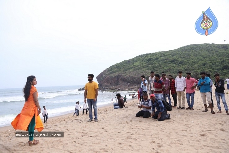 Asalu Em Jarigindante Movie Stills - 10 / 34 photos