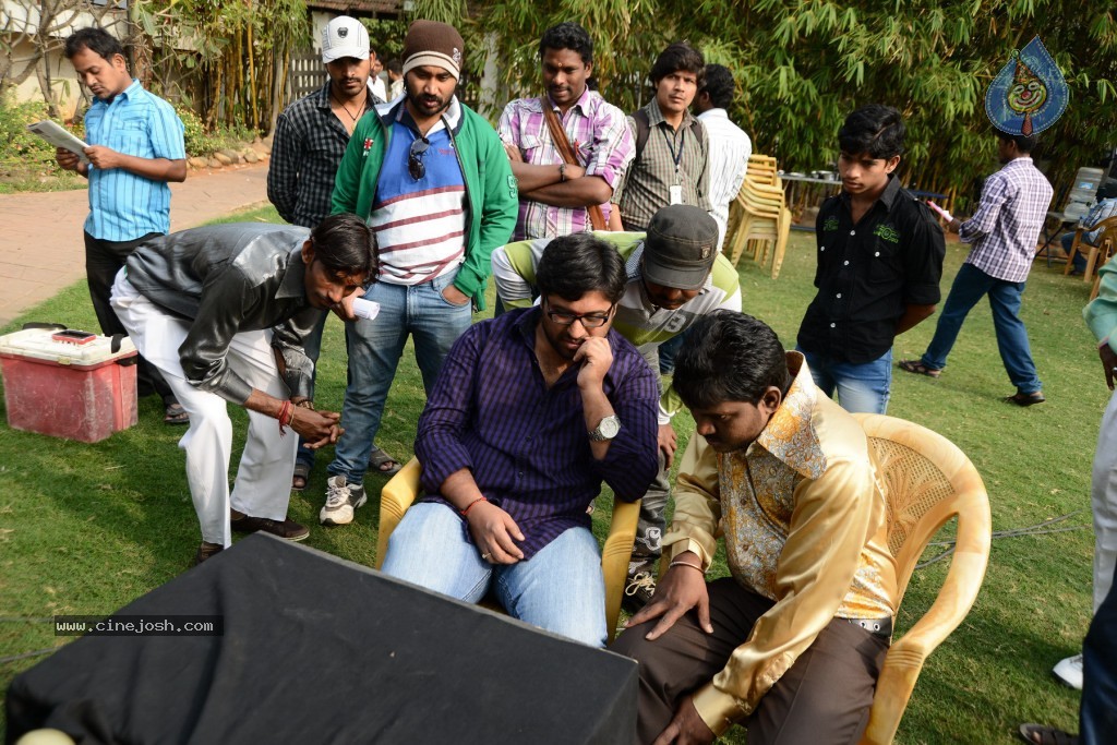 Athadu Aame O Scooter Movie Photos - 40 / 41 photos