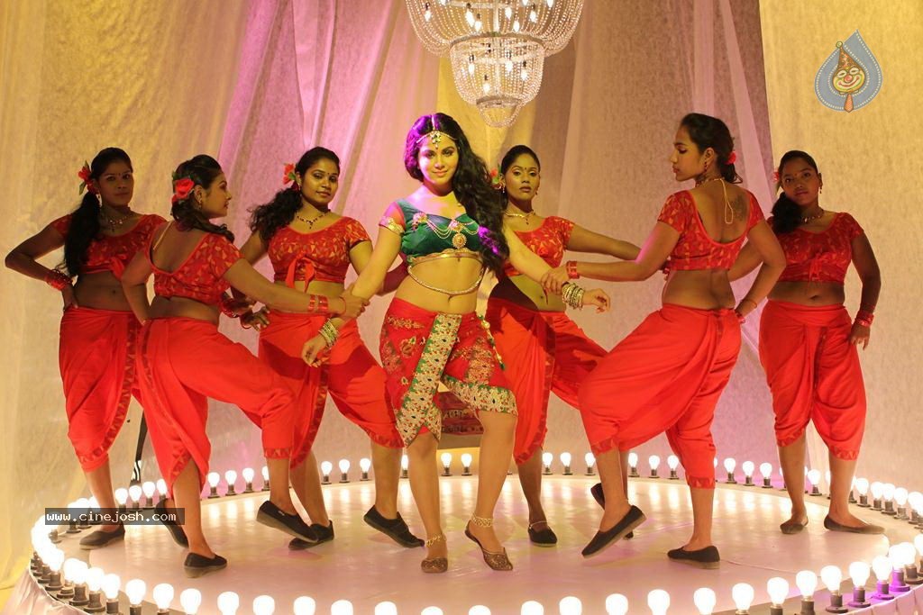 Athidhi Tamil Movie Hot Stills - 17 / 57 photos