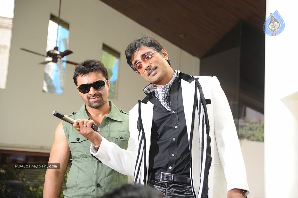 Athiradi Vettai Tamil Movie Stills - 27 / 70 photos