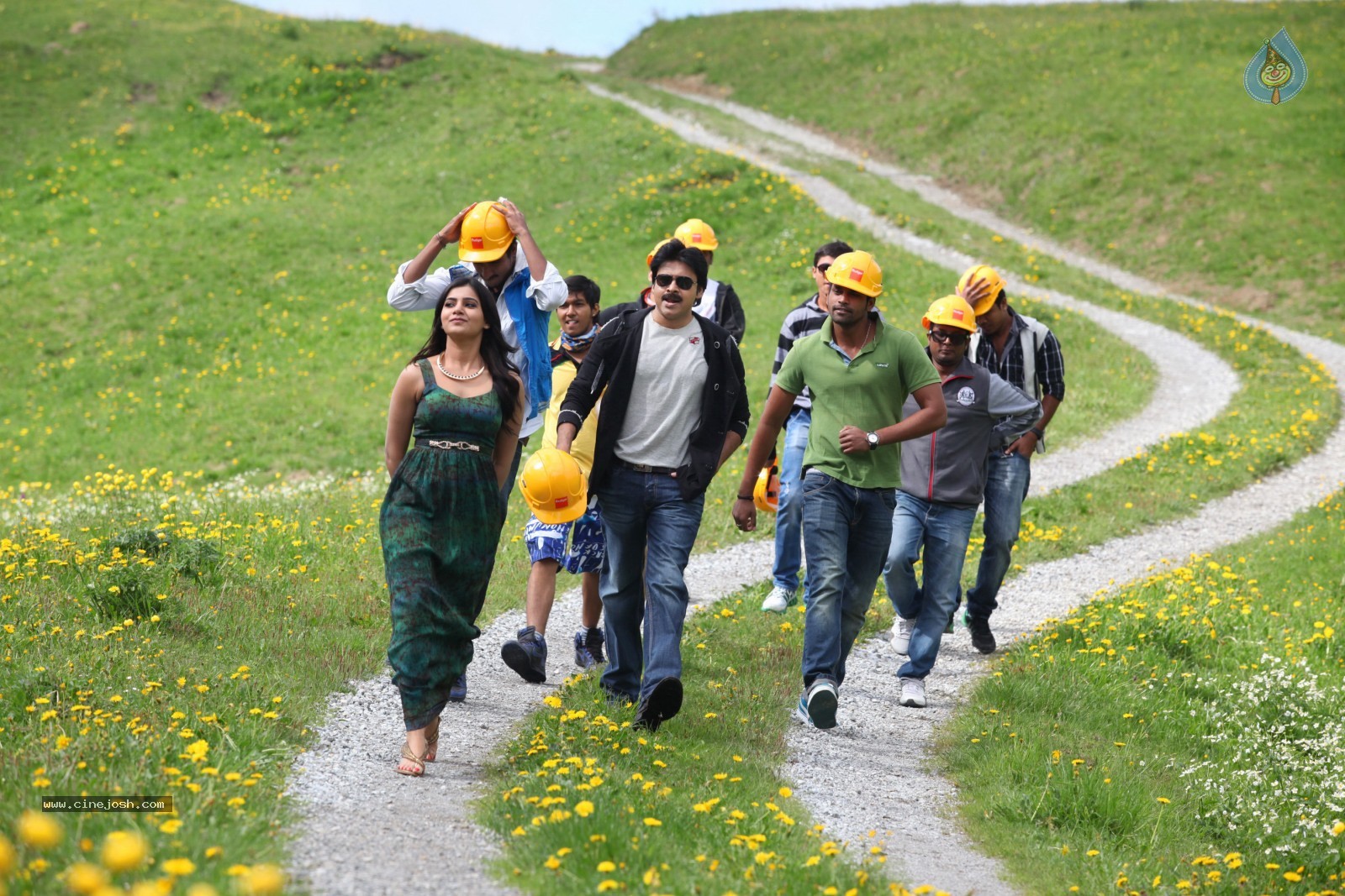 Attarintiki Daaredi New Photos - 3 / 18 photos