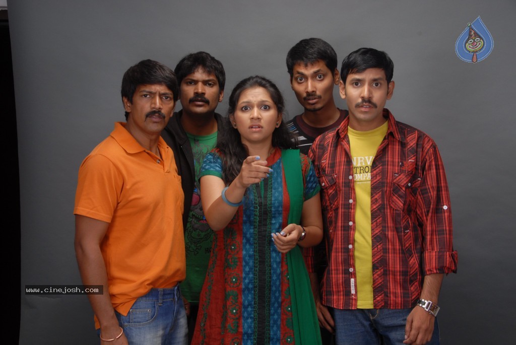 August 15 Movie Photo Shoot Stills - 40 / 78 photos