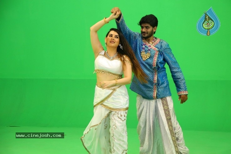 Avalambika Movie Stills - 5 / 6 photos