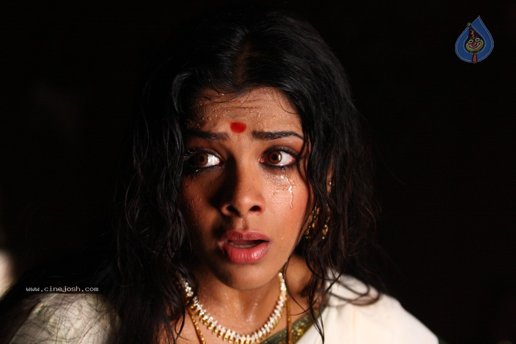 Avanthipuram Movie Stills - 22 / 42 photos