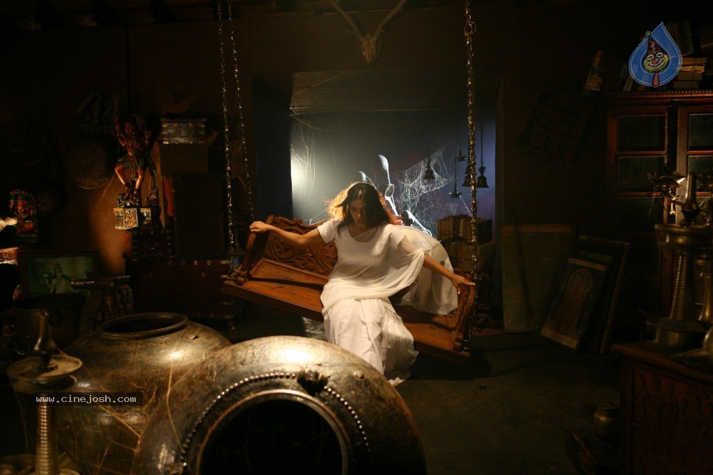 Avanthipuram Movie Stills - 23 / 42 photos