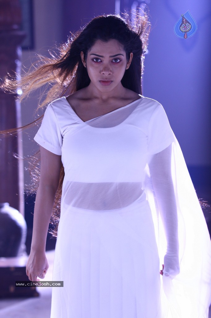 Avanthipuram Movie Stills - 34 / 42 photos