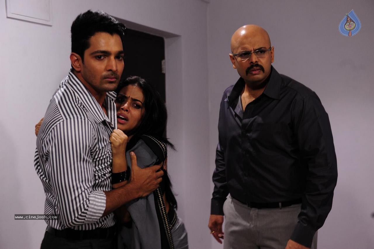 Avunu 2 Movie New Stills - 5 / 5 photos