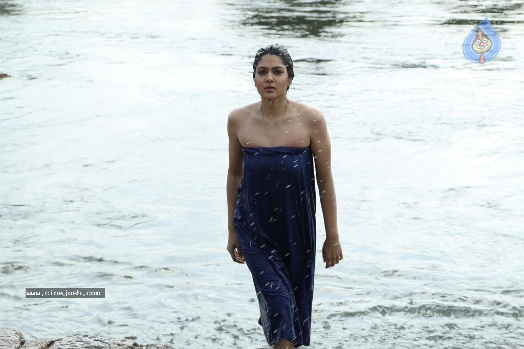 Ayirathil Iruvar Tamil Movie Stills - 23 / 40 photos