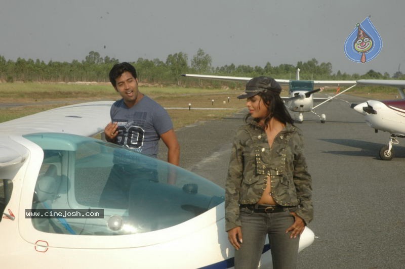 Ayutha Poratam Movie Stills - 16 / 33 photos