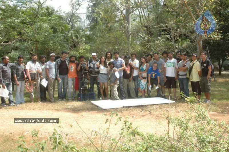 Ayutha Poratam Movie Stills - 19 / 33 photos