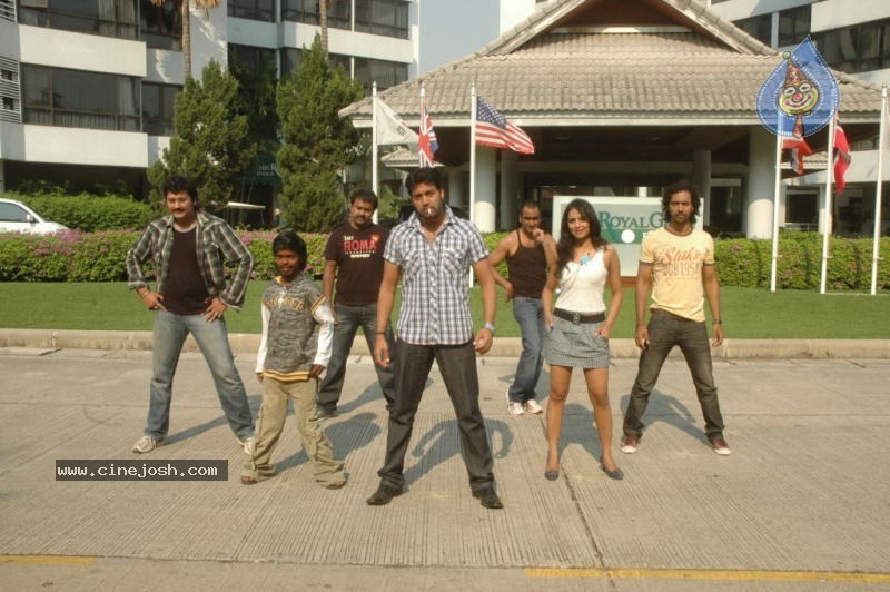 Ayutha Poratam Movie Stills - 20 / 33 photos
