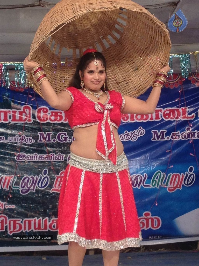 Azhagan Murugan Tamil Movie Stills - 12 / 38 photos