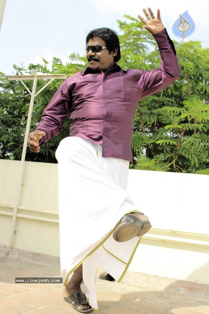 Azhagan Murugan Tamil Movie Stills - 20 / 38 photos