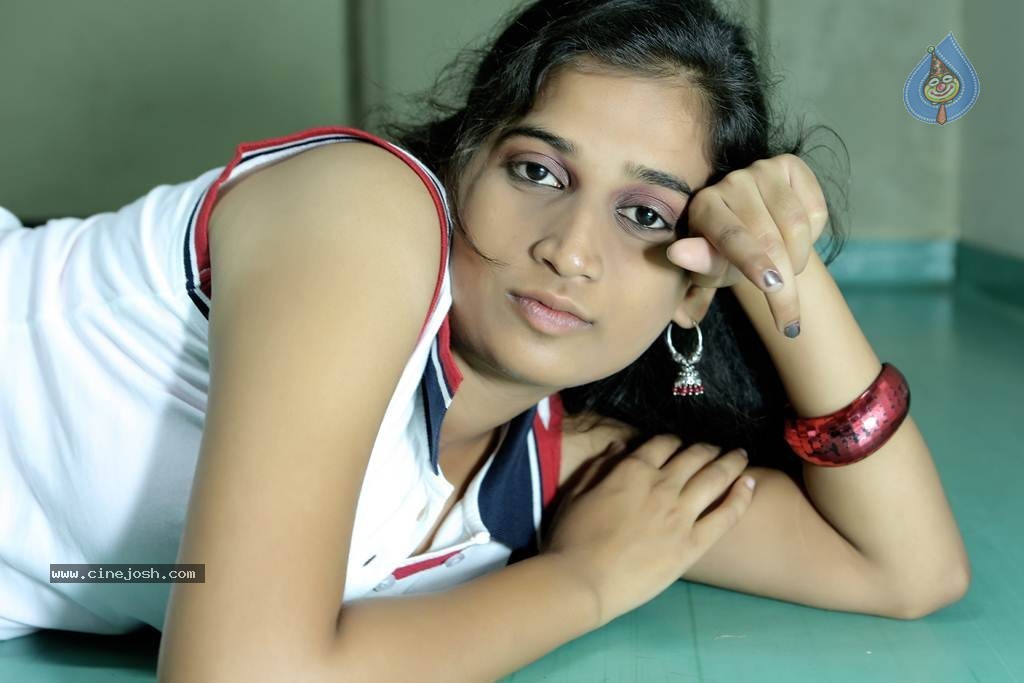 Azhagan Murugan Tamil Movie Stills - 27 / 38 photos