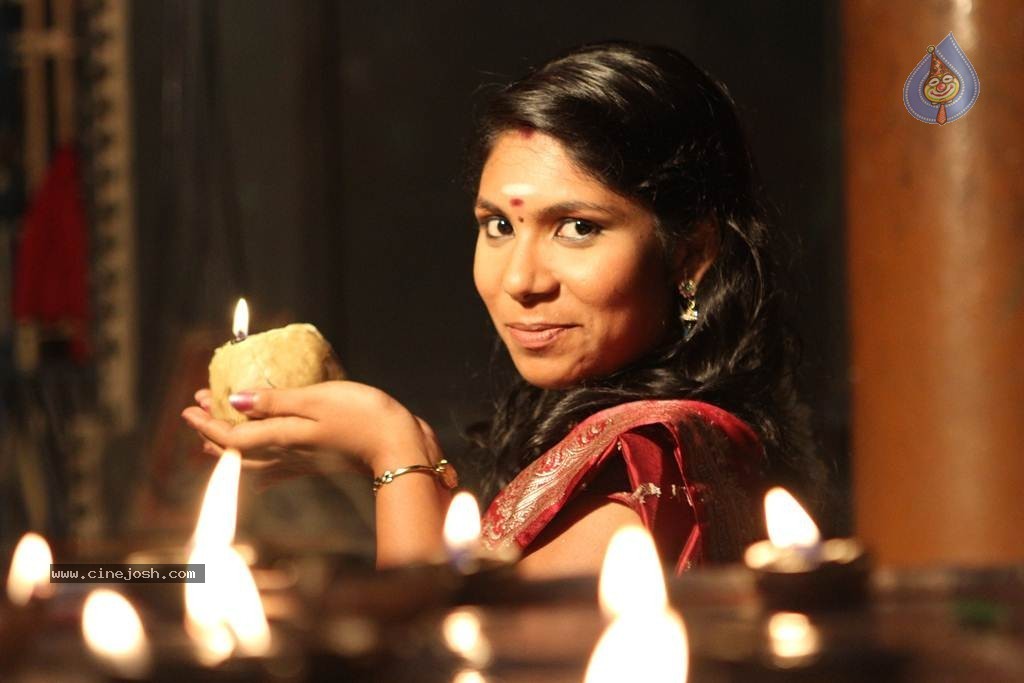 Azhagan Murugan Tamil Movie Stills - 33 / 38 photos