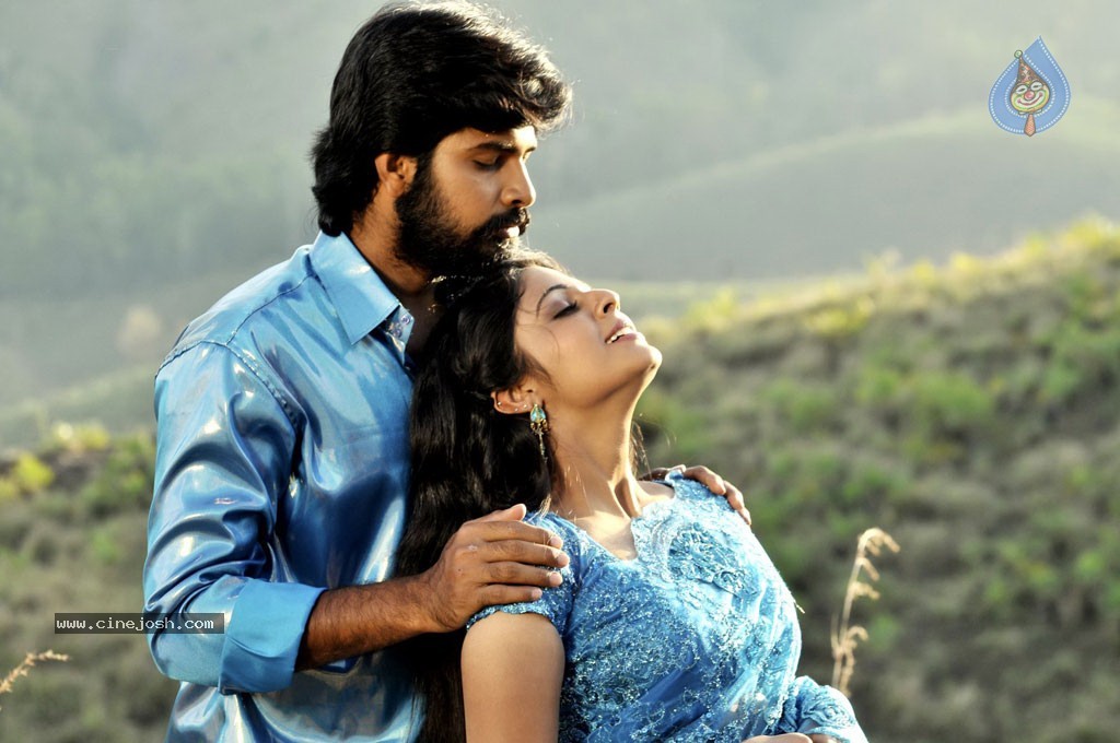 Azhagu Magan Tamil Movie Stills - 10 / 41 photos