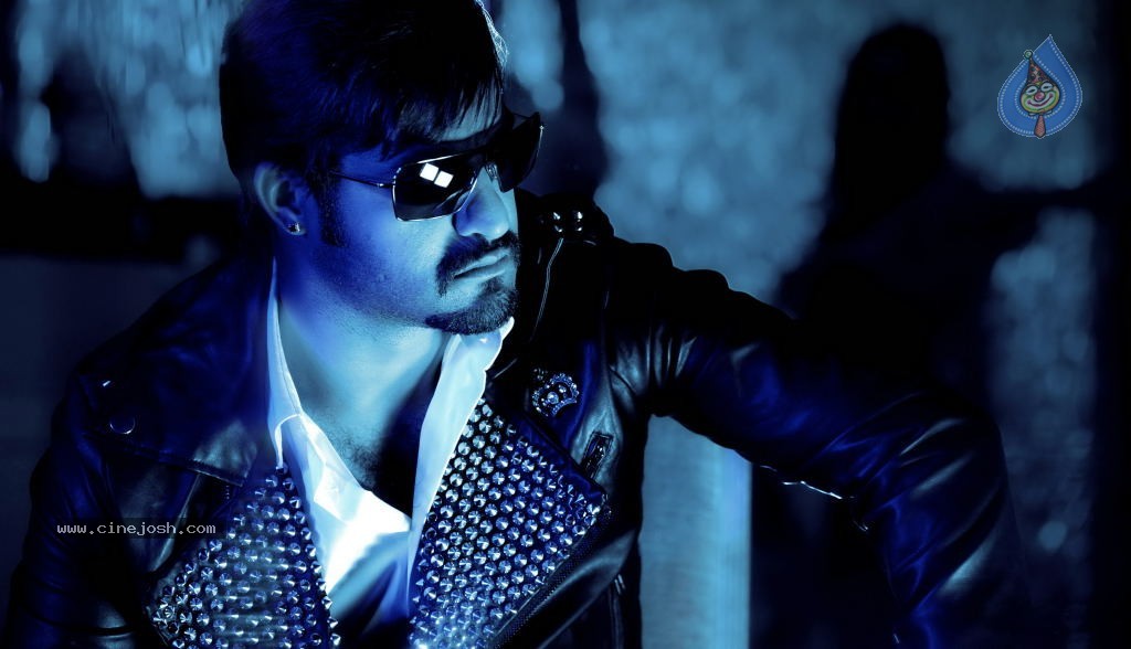 Baadshah Movie Stills n Walls - 9 / 14 photos