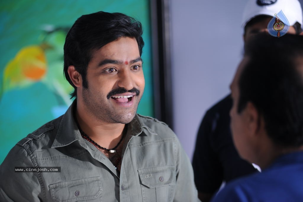 Baadshah New Stills - 26 / 64 photos