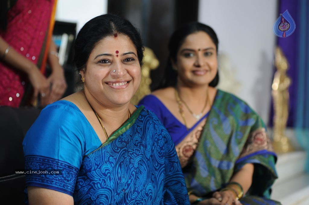 Baadshah New Stills - 47 / 64 photos
