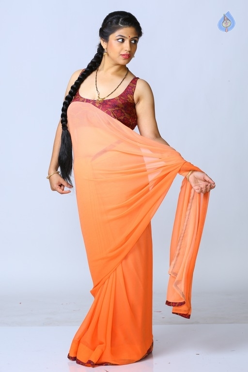 Babu Baga Busy Movie Stills Photo 5 of 7