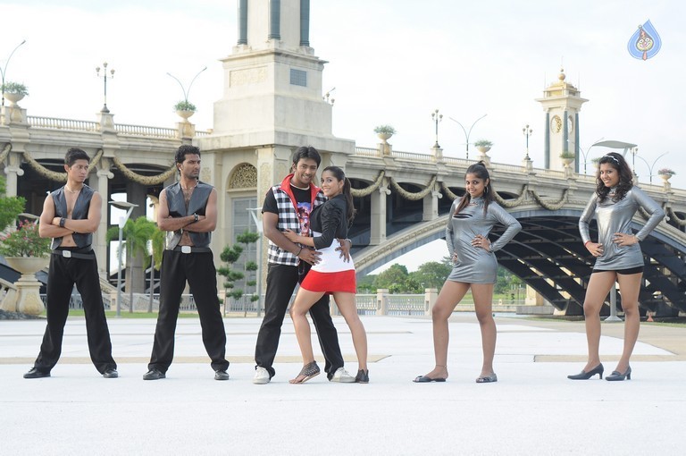 Balapam Patti Bhama Odilo Movie Photos and Posters - 2 / 30 photos