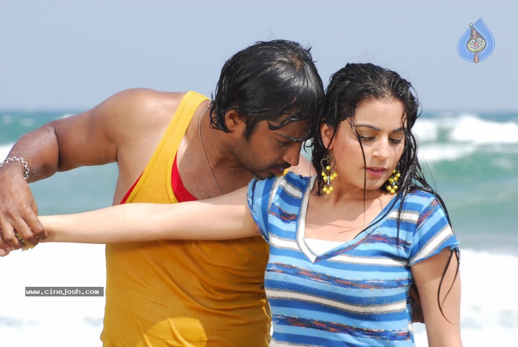 Balaraju Aadi Bammardi Movie Stills - 9 / 12 photos