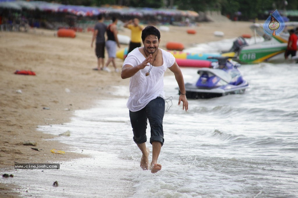 Band Baaja Stills n Walls - 26 / 93 photos