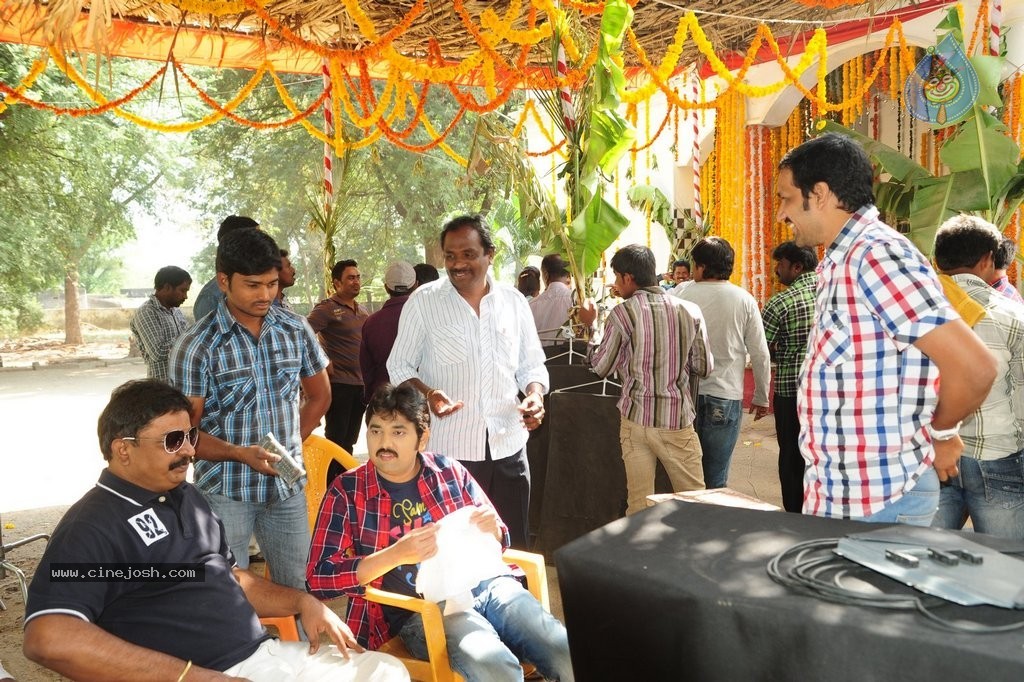 Band Balu Movie New Photos - 37 / 45 photos
