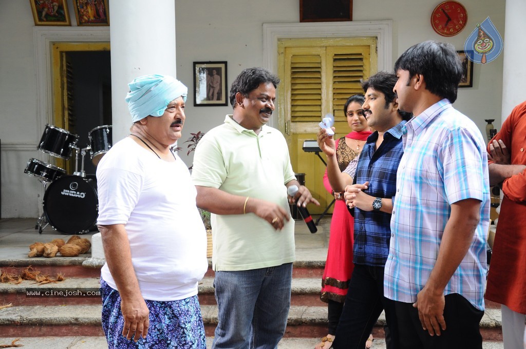 Band Balu Movie New Stills - 10 / 44 photos