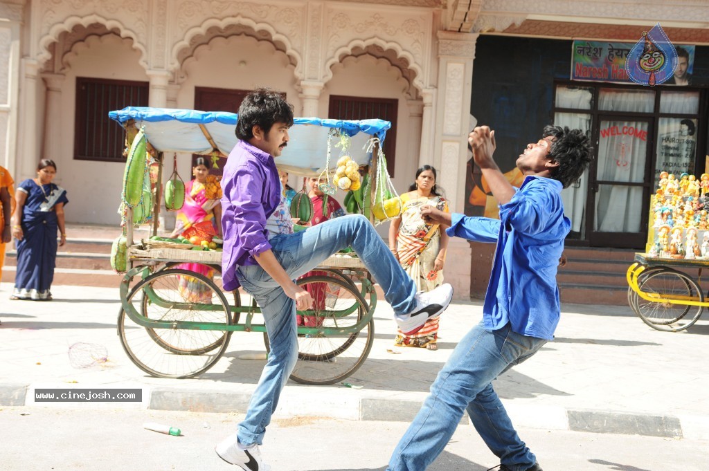 Band Balu Movie New Stills - 13 / 44 photos