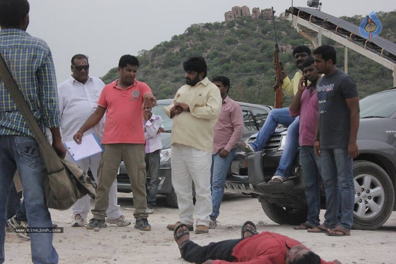 Bhandook Movie Stills and Posters - 12 / 47 photos