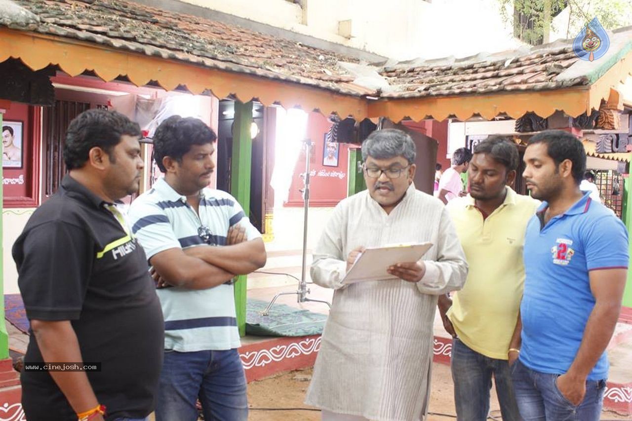 Bhandook Movie Stills and Posters - 38 / 47 photos