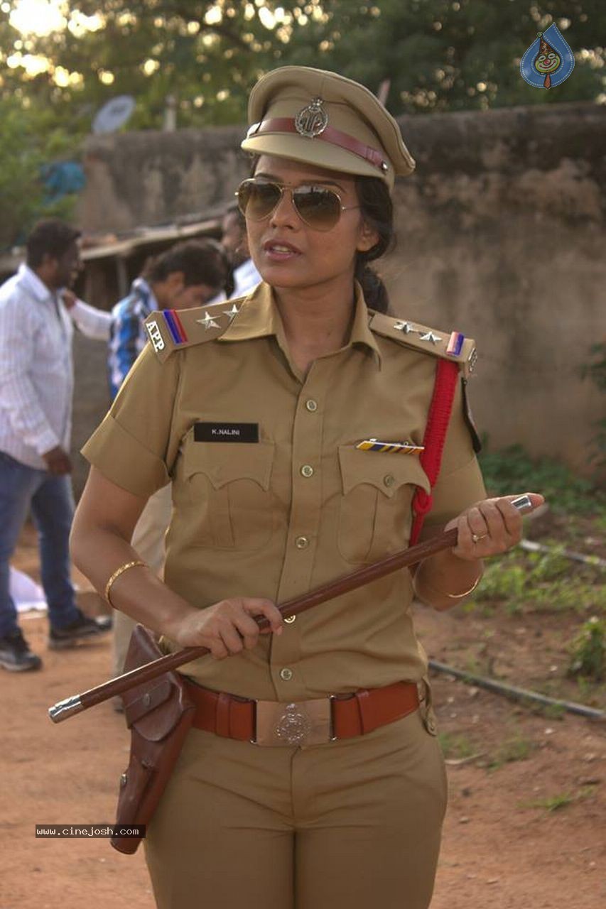 Bhandook Movie Stills and Posters - 39 / 47 photos