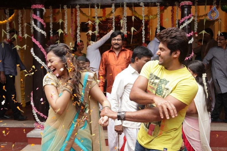 Bangalore Naatkal Photos and Posters - 49 / 84 photos