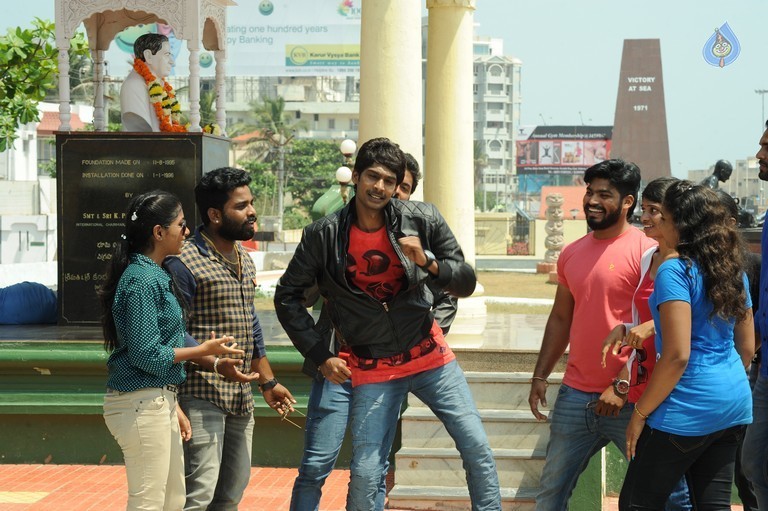 Banthipoola Janaki Movie Images - 38 / 53 photos
