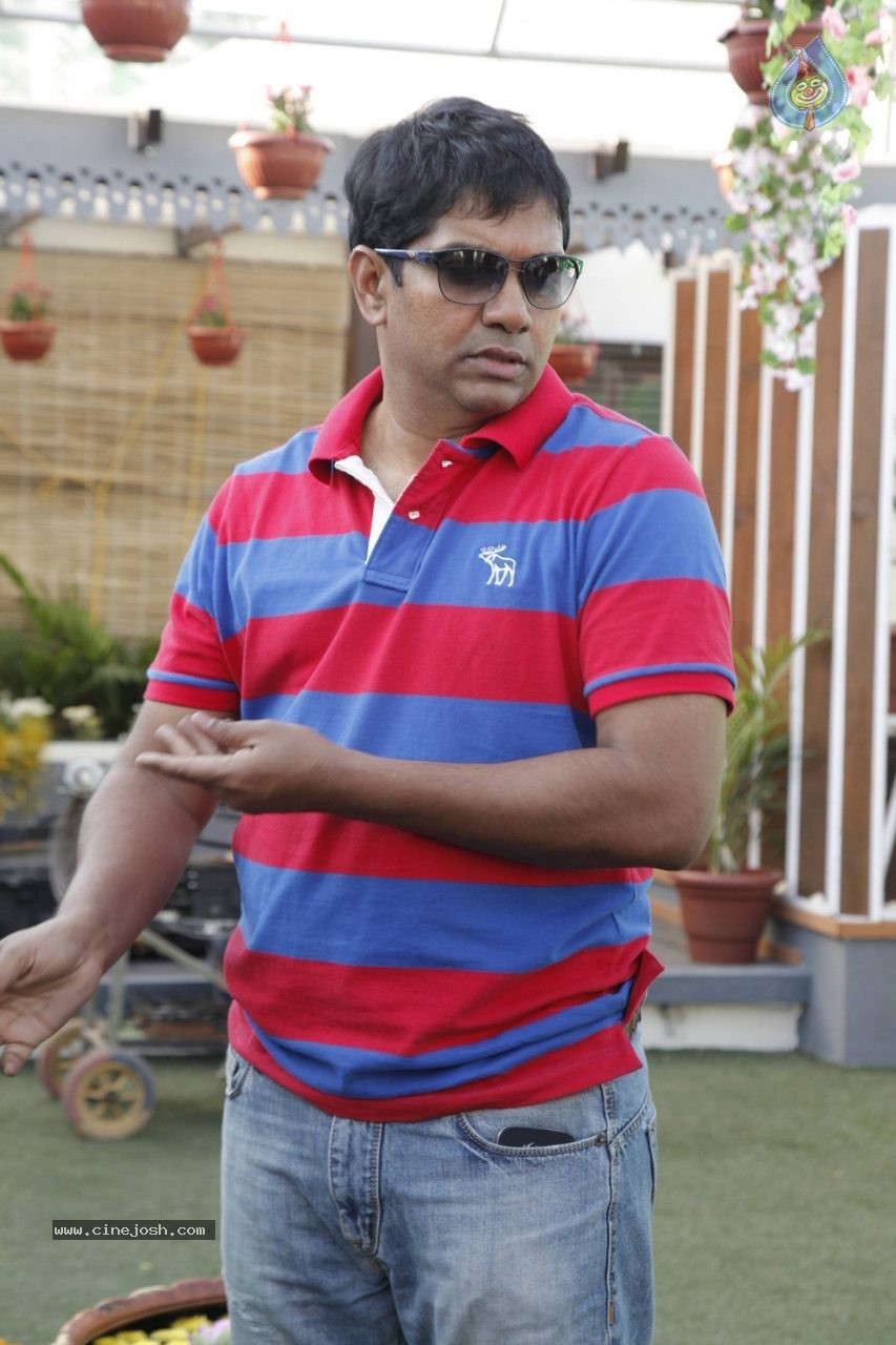 Basthi Movie Stills and Posters - 89 / 128 photos