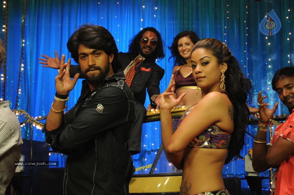 Bhagyanagaram Movie Hot Stills - 39 / 43 photos