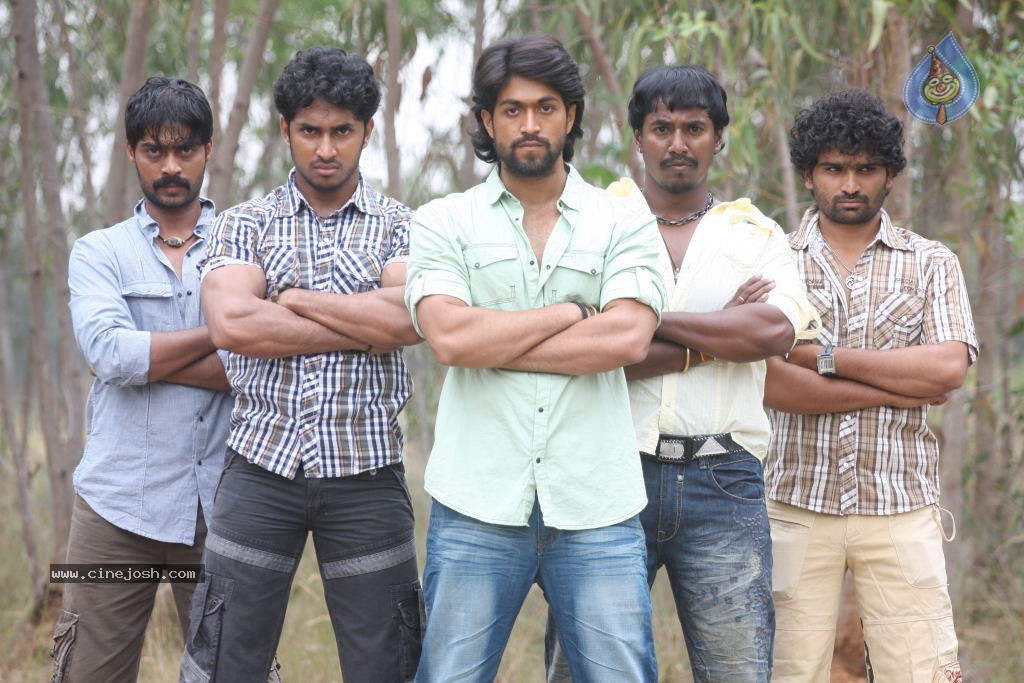 Bhagyanagaram Movie Hot Stills - 42 / 43 photos