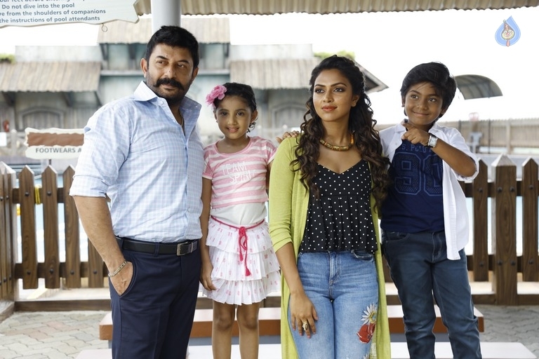 Bhaskar Oru Rascal Tamil Movie Photos - 8 / 10 photos