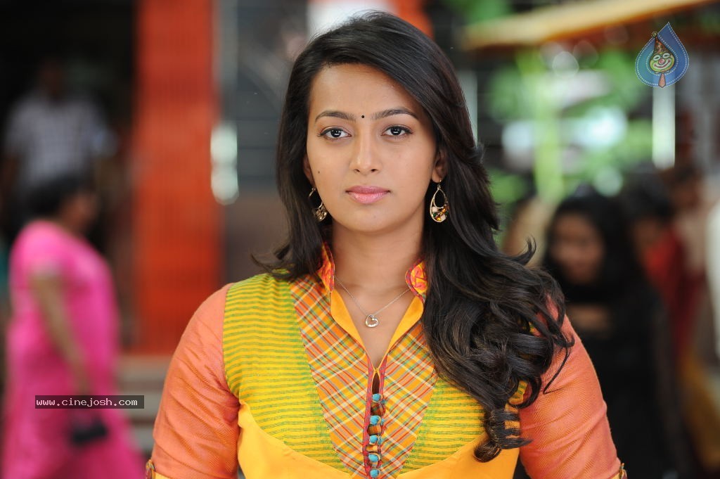 Bheemavaram Bullodu Movie Stills - 33 / 34 photos