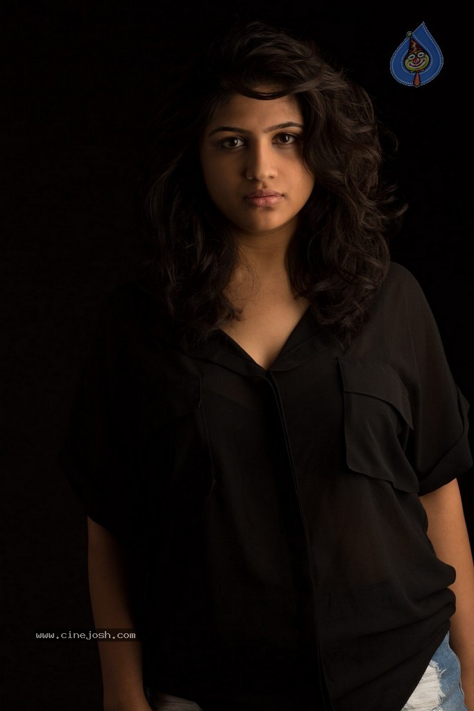 Bhoo Movie Stills n Walls - 12 / 27 photos