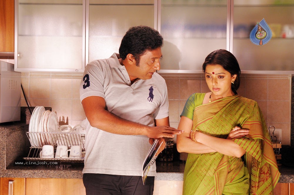 Bhumika Prakash Raj New Movie Stills - 21 / 148 photos