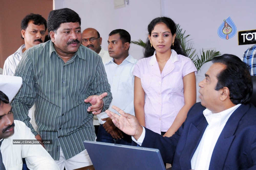 Bhumika Prakash Raj New Movie Stills - 30 / 148 photos