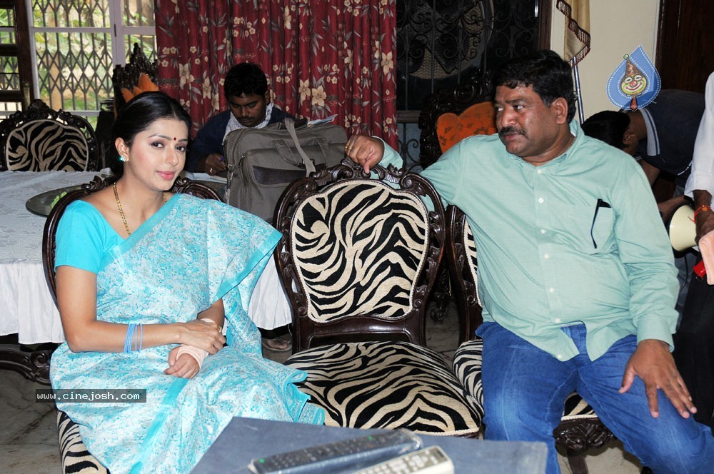 Bhumika Prakash Raj New Movie Stills - 43 / 148 photos