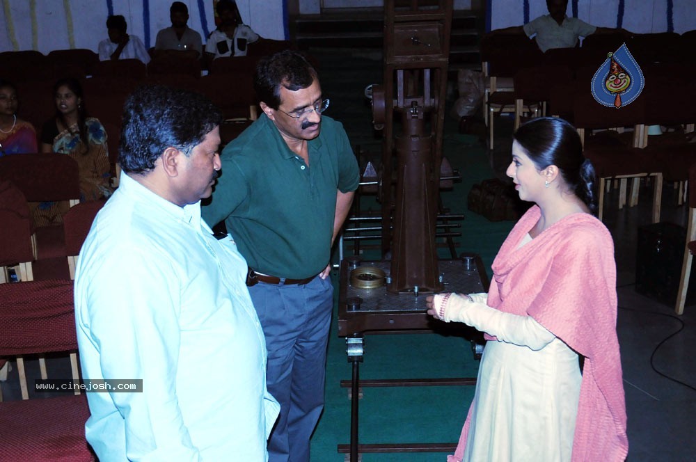 Bhumika Prakash Raj New Movie Stills - 76 / 148 photos
