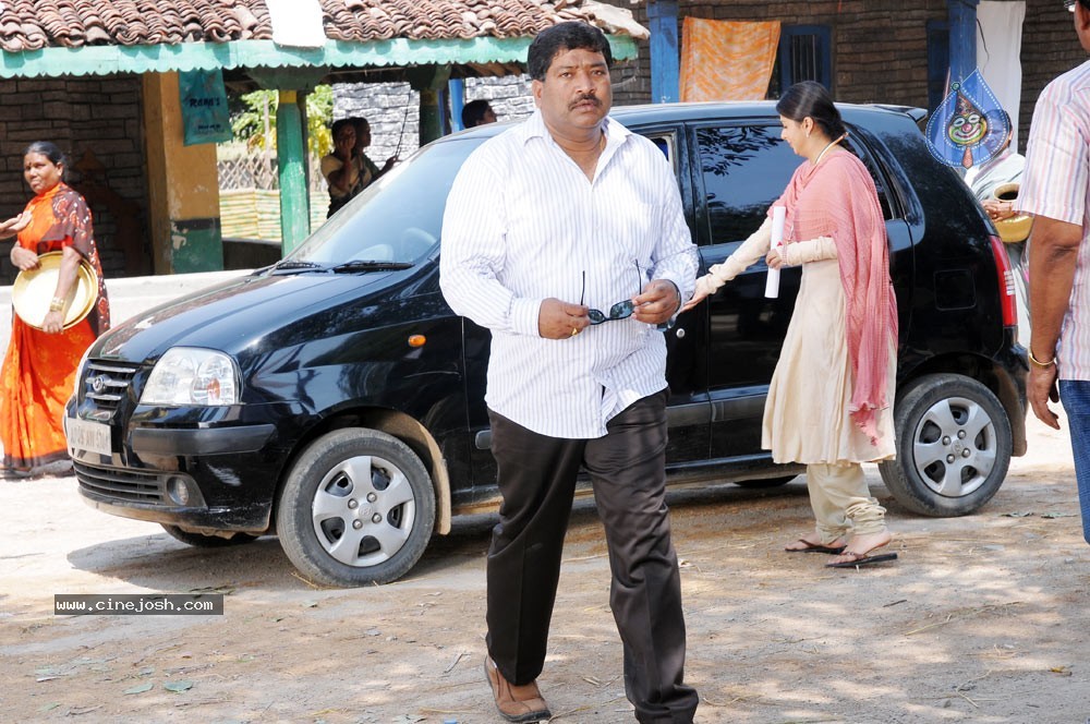 Bhumika Prakash Raj New Movie Stills - 82 / 148 photos