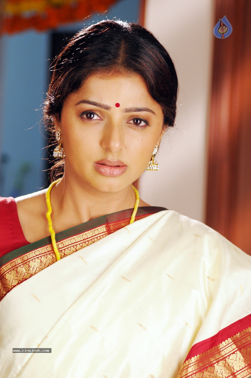 Bhumika Prakash Raj New Movie Stills - 92 / 148 photos