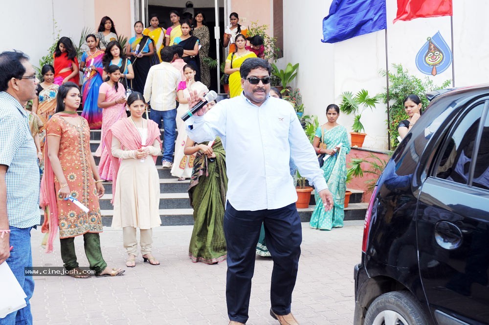 Bhumika Prakash Raj New Movie Stills - 93 / 148 photos