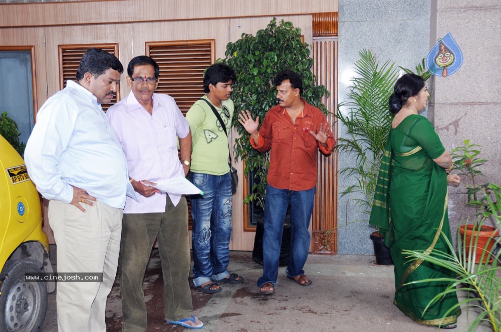 Bhumika Prakash Raj New Movie Stills - 96 / 148 photos