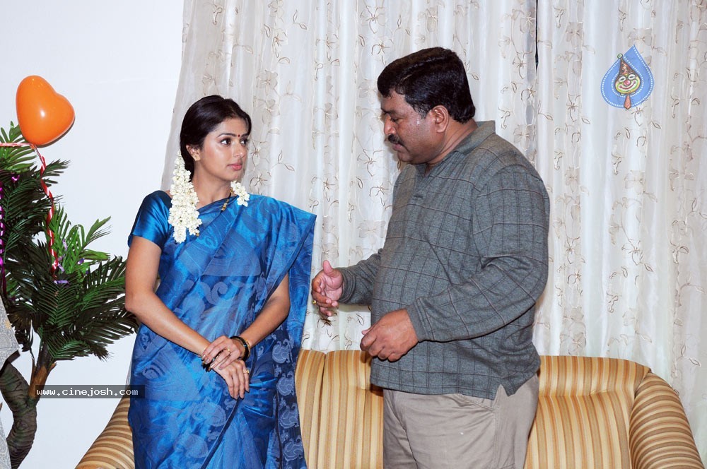 Bhumika Prakash Raj New Movie Stills - 140 / 148 photos